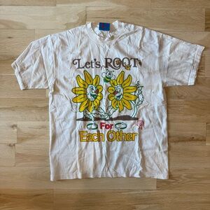 Online Ceramics Graphic T-Shirt with Sunflower Design